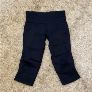 Lululemon Seamlessly Street Crop